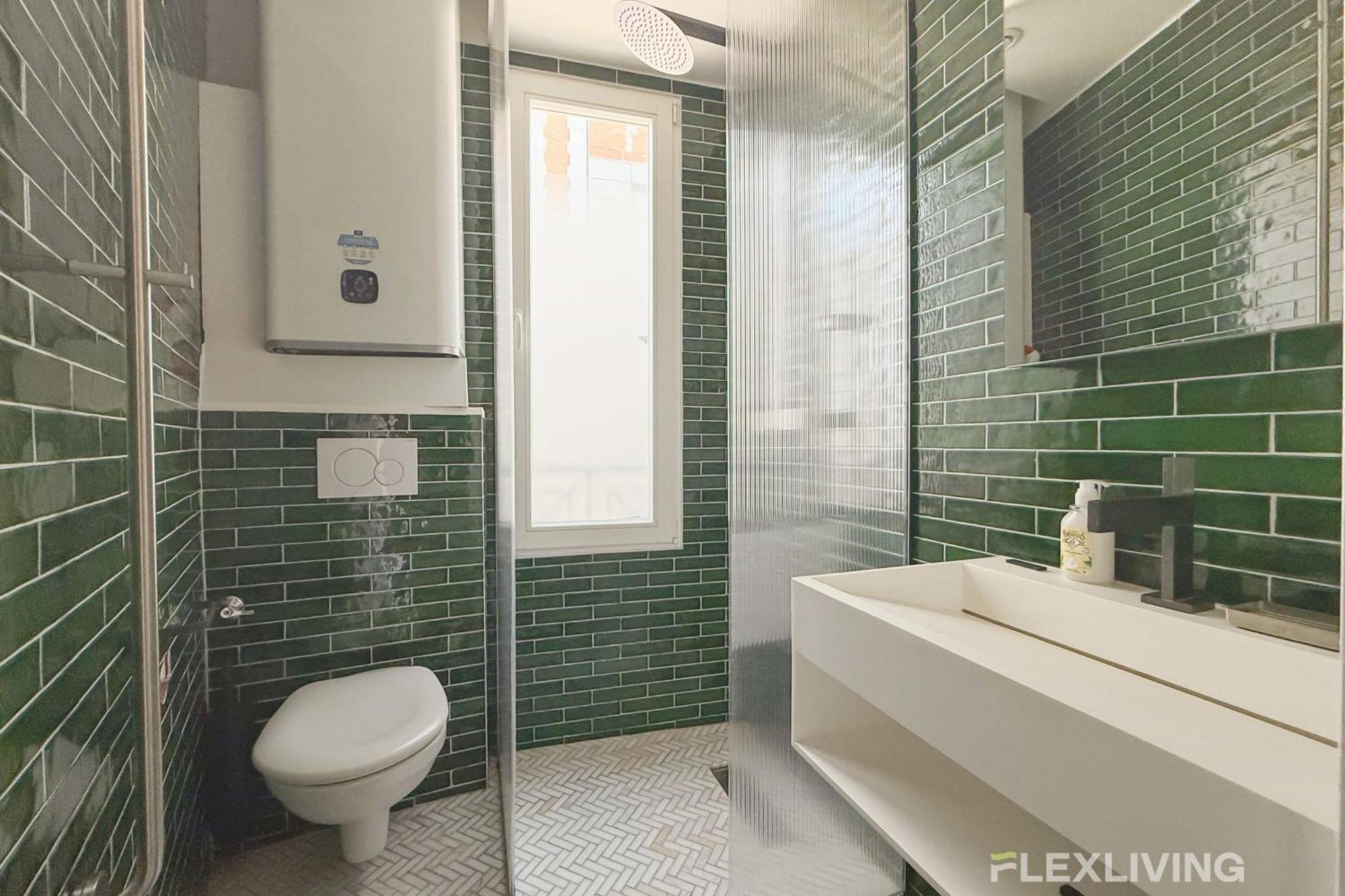 Superb Spacious Located At Mont Cenis Paris