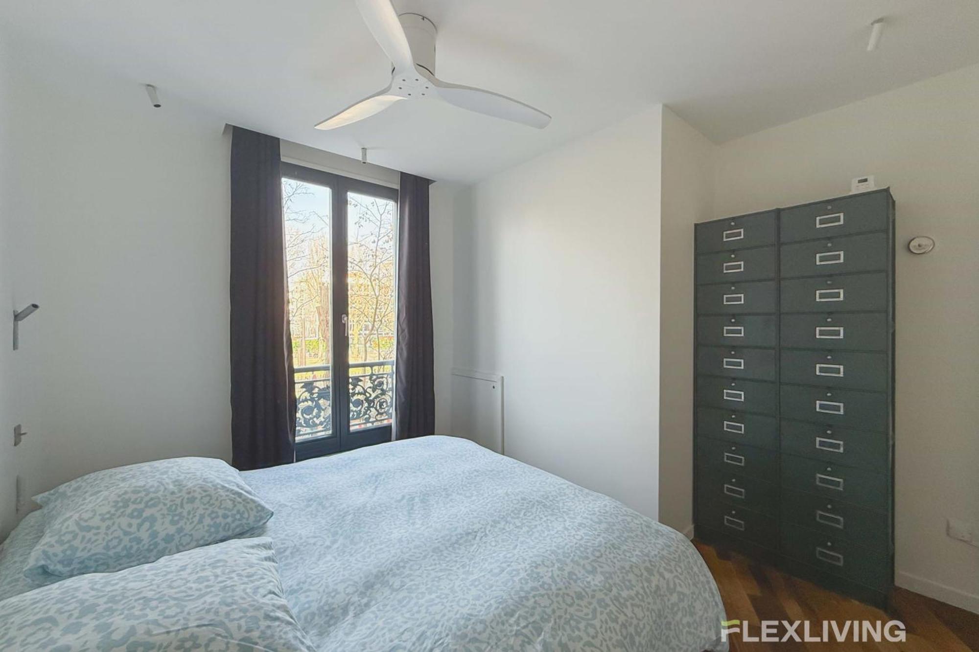 Superb Spacious Located At Mont Cenis Appartement Parijs