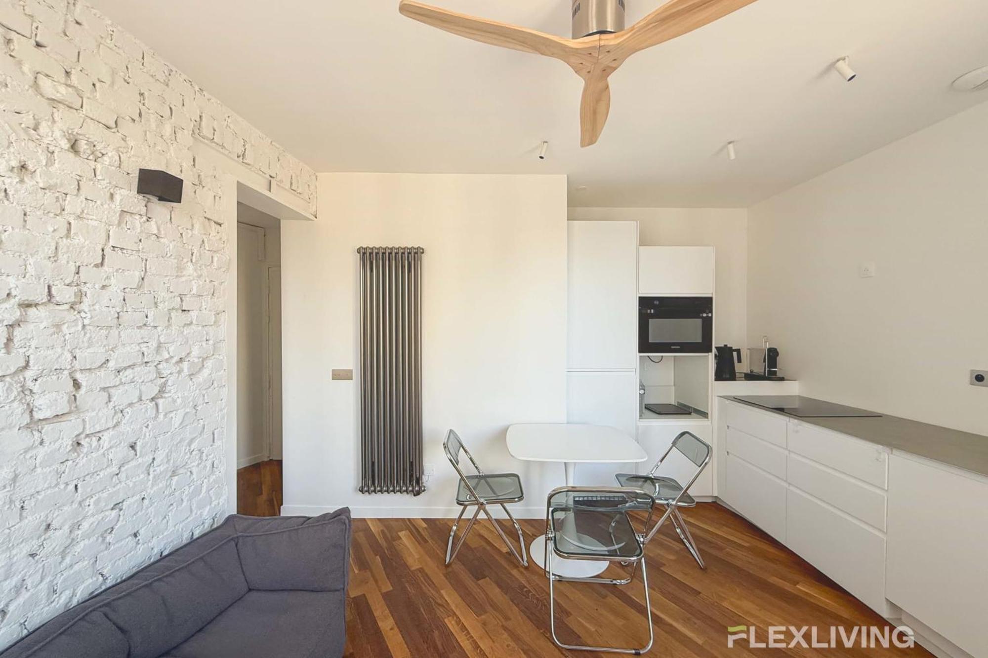 Superb Spacious Located At Mont Cenis