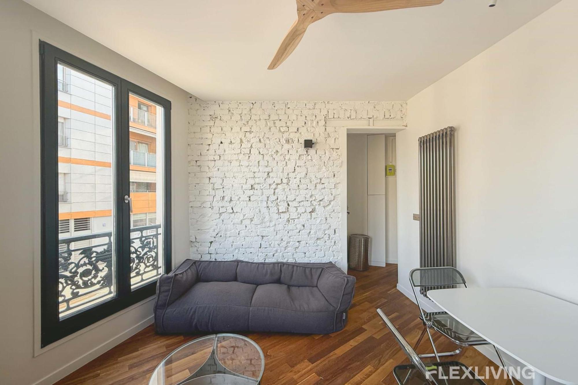 Superb Spacious Located At Mont Cenis Parijs